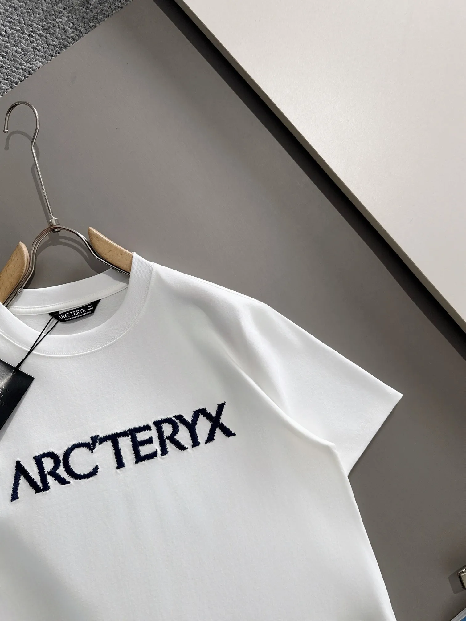 ARC TERYX 2025New Arrival logo Same Style t 100％ 32 ：White Size：XS S M L
